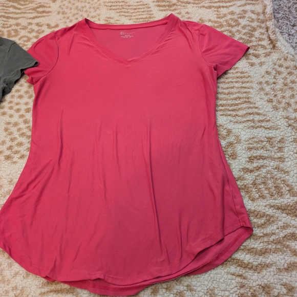 No Boundaries Pink and Gray Women's Tops - Picture 2 of 8